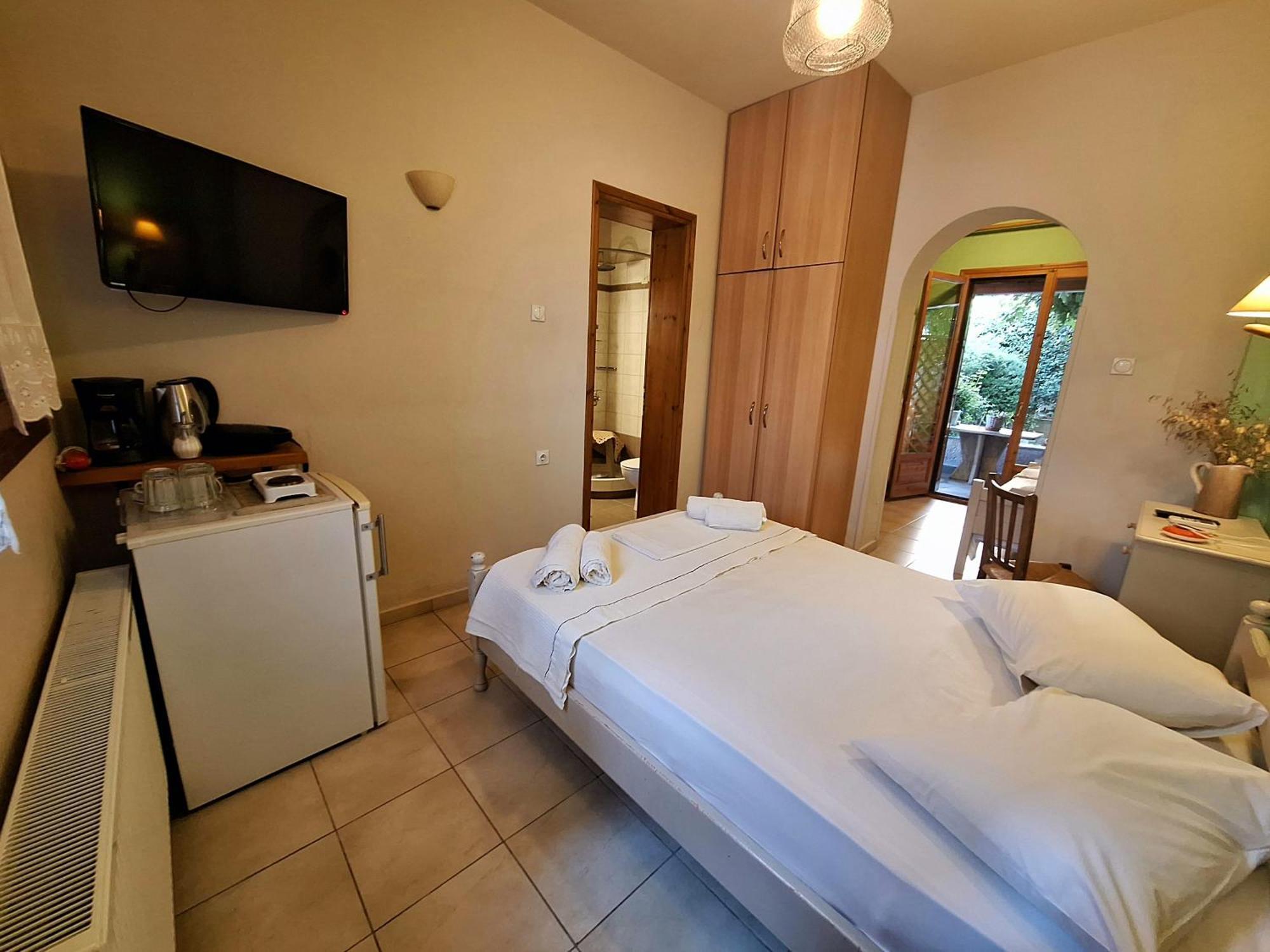 Skourgias Rooms กาลาเนรา ภายนอก รูปภาพ