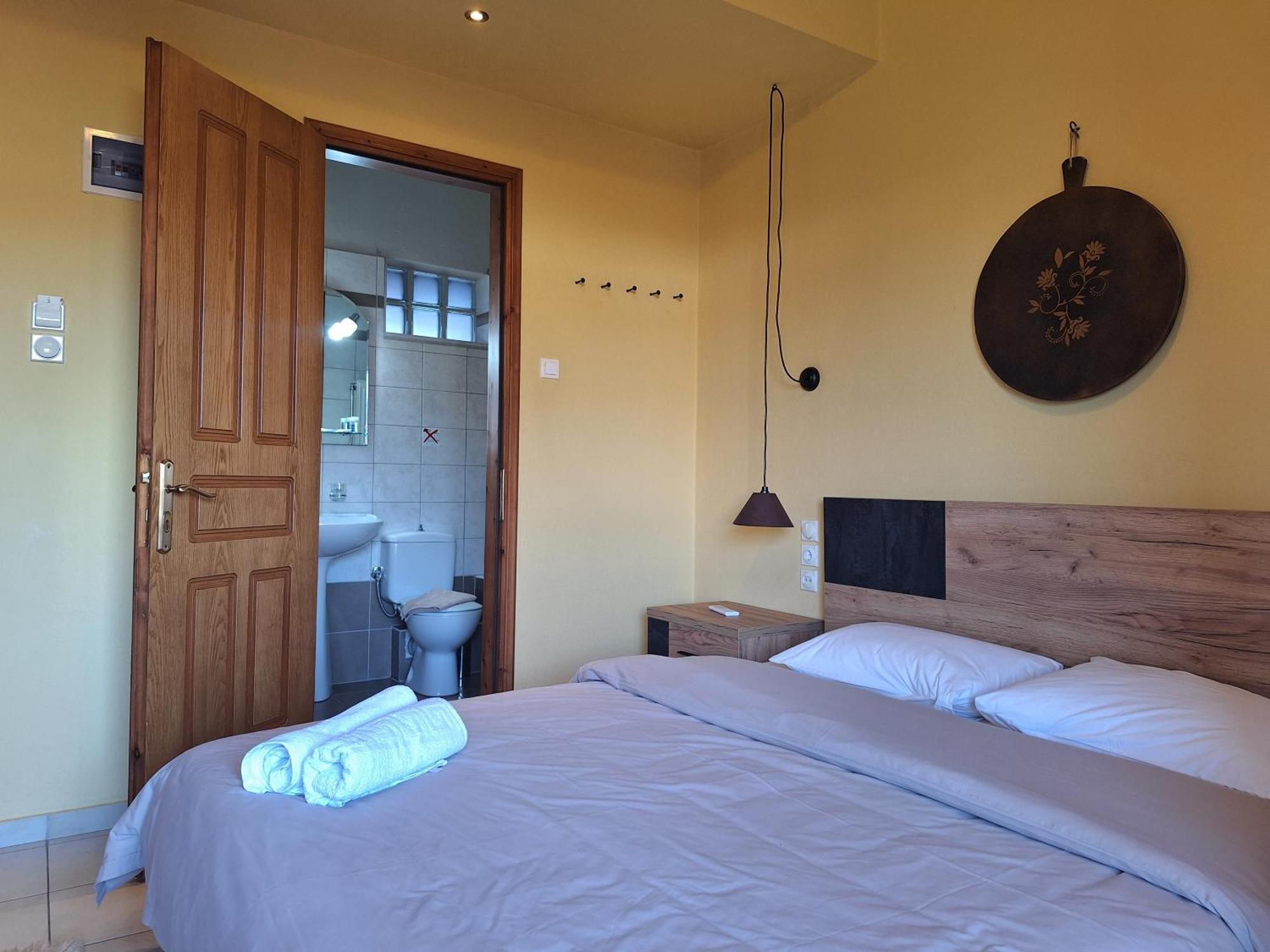Skourgias Rooms กาลาเนรา ภายนอก รูปภาพ